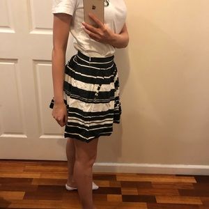 Banana republic skirt, size 00p, stylish pockets, worn once